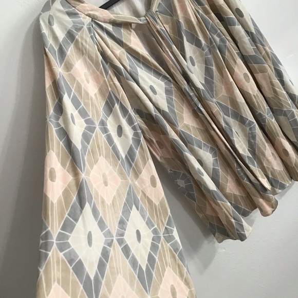 Elizabeth and James 100% silk tunic laggin look size L top - Picture 3 of 6